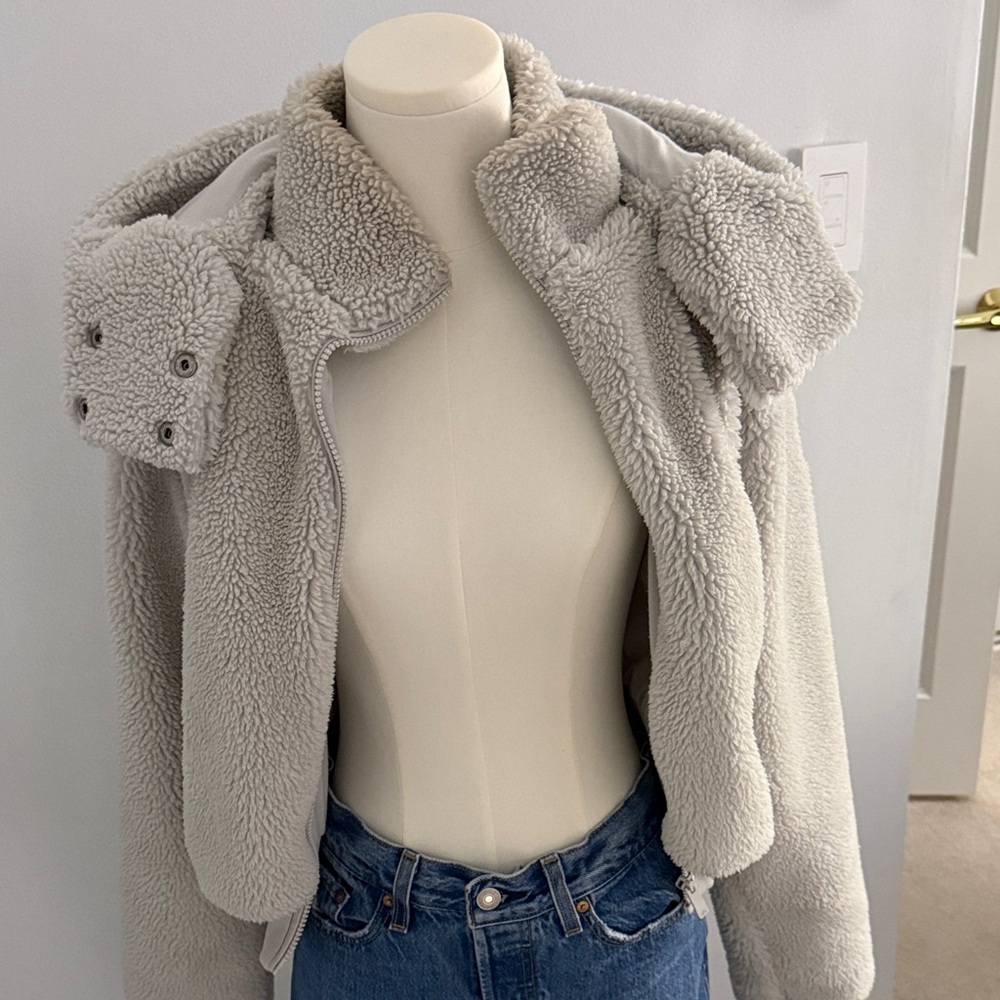 ALO Yoga Foxy Sherpa Jacket